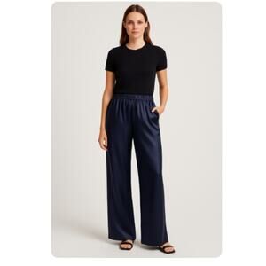 St. John Women's SZ 4 Navy Blue Satin Wide Leg Pants Pleats Pockets Gorgeous